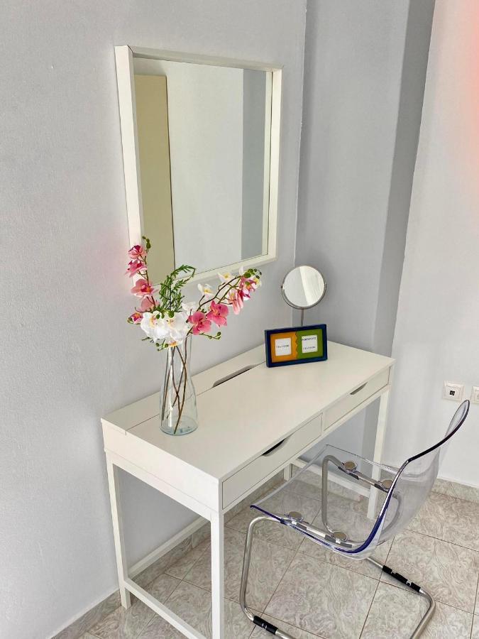 Paraskevi'S Apt - City Center W/ Lovely Park View Rhodes City 外观 照片